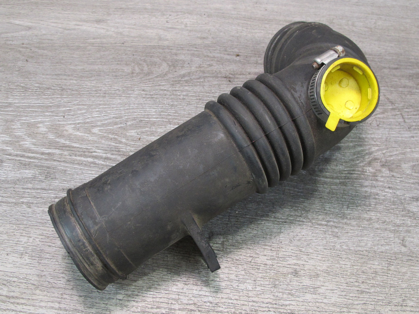 00-05 Toyota MR2 Spyder ZZW30L Air Intake Hose Duct Pipe Line 17881-22050 OEM