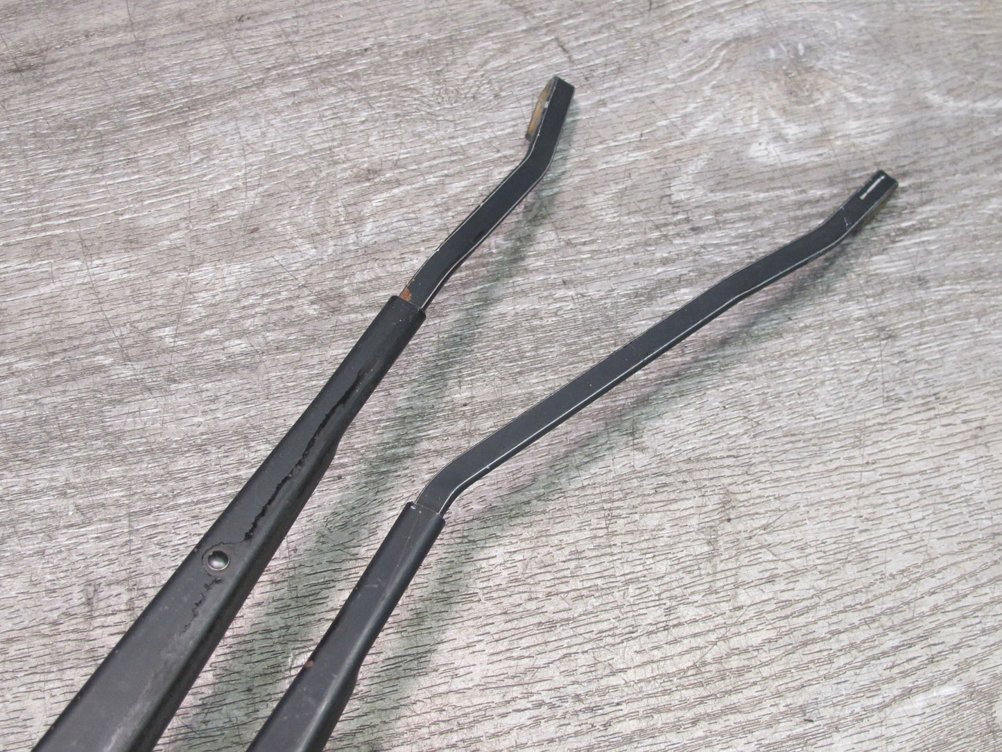 00-05 Toyota MR2 Spyder ZZW30L Set of 2 Front Left & Right Wiper Arm OEM