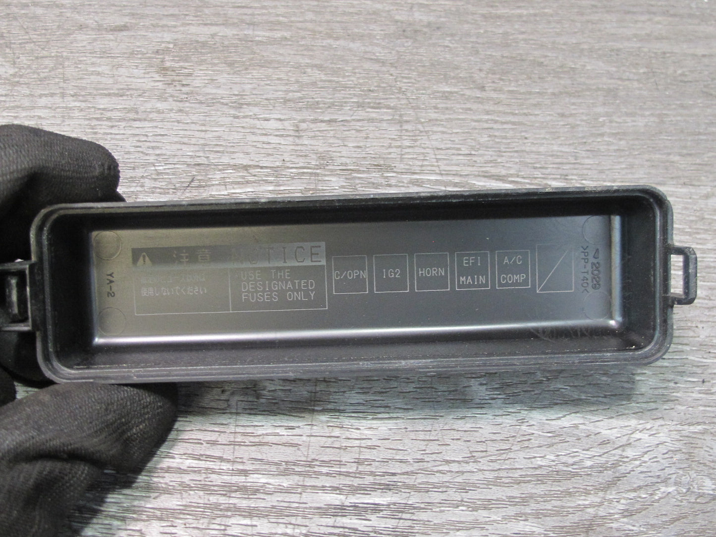 00-05 Toyota MR2 Spyder Interior Fuse Relay Box Module OEM