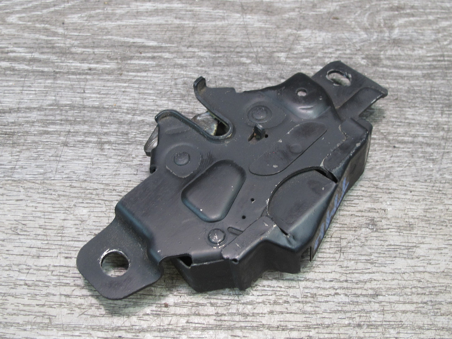 00-05 Toyota MR2 Spyder ZZW30L Rear Trunk Engine Lock Latch OEM