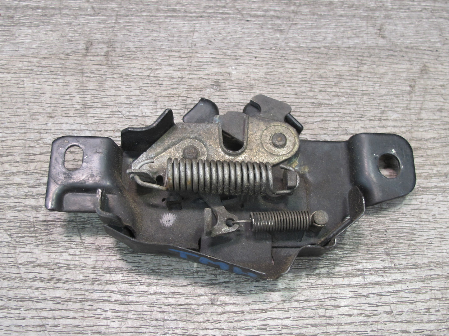 00-05 Toyota MR2 Spyder ZZW30L Rear Trunk Engine Lock Latch OEM