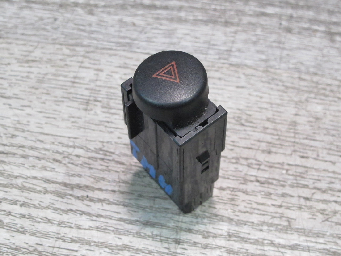 00-05 Toyota MR2 Spyder ZZW30L Emergency Hazard Warning Button Switch OEM
