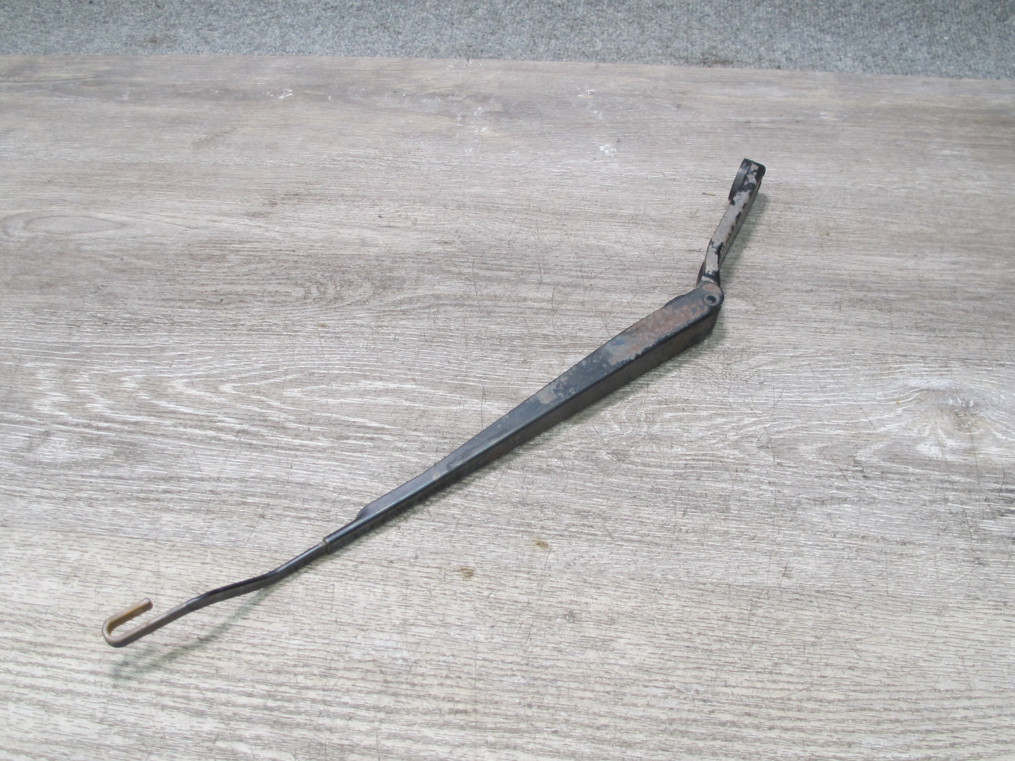 99-01 Isuzu Vehicross Set of 2 Front Left & Right Windshield Wiper Arm OEM