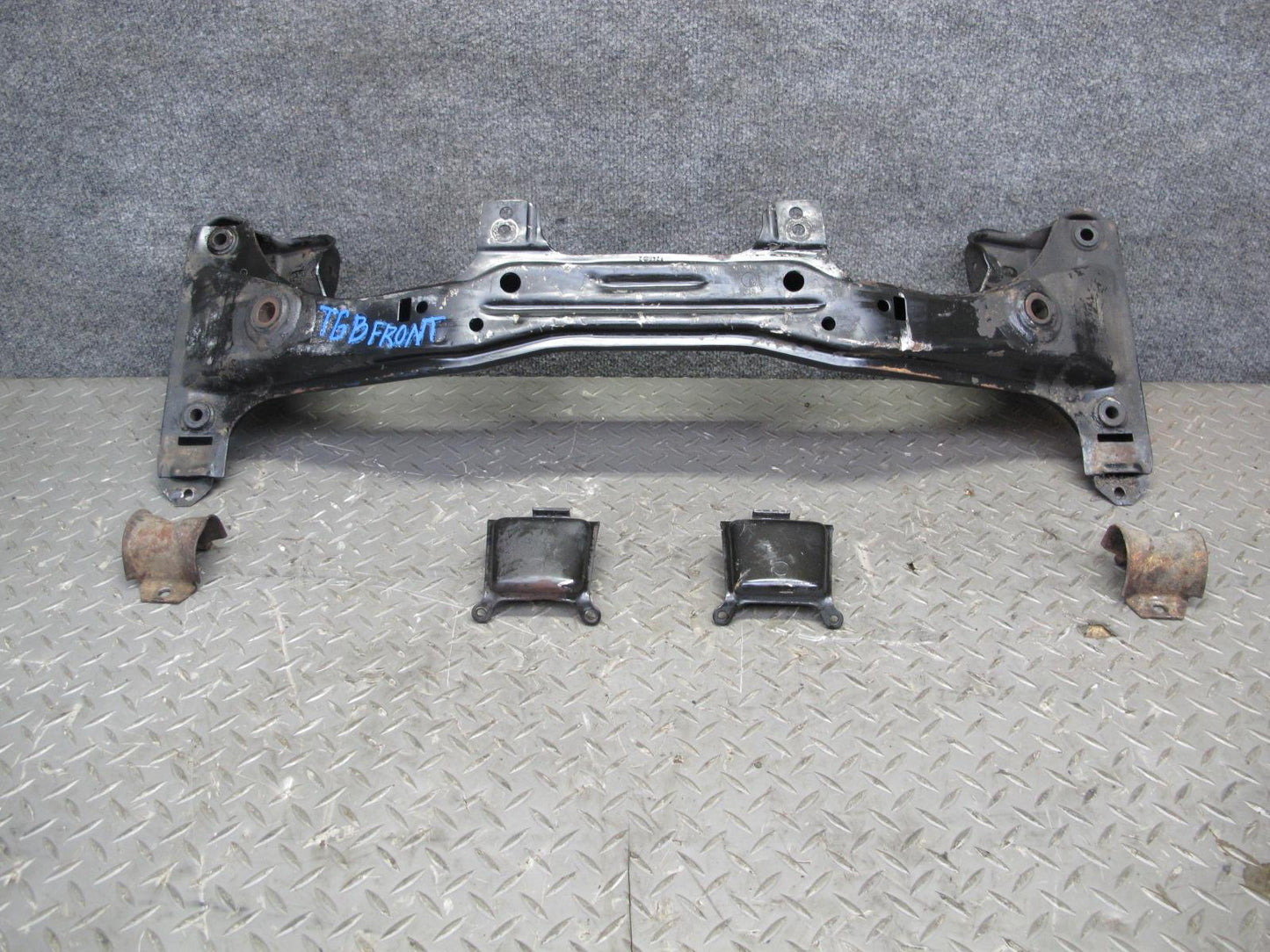87-91 BMW E30 325i RWD Front Suspension Subframe Crossmember w Engine Mounts OEM