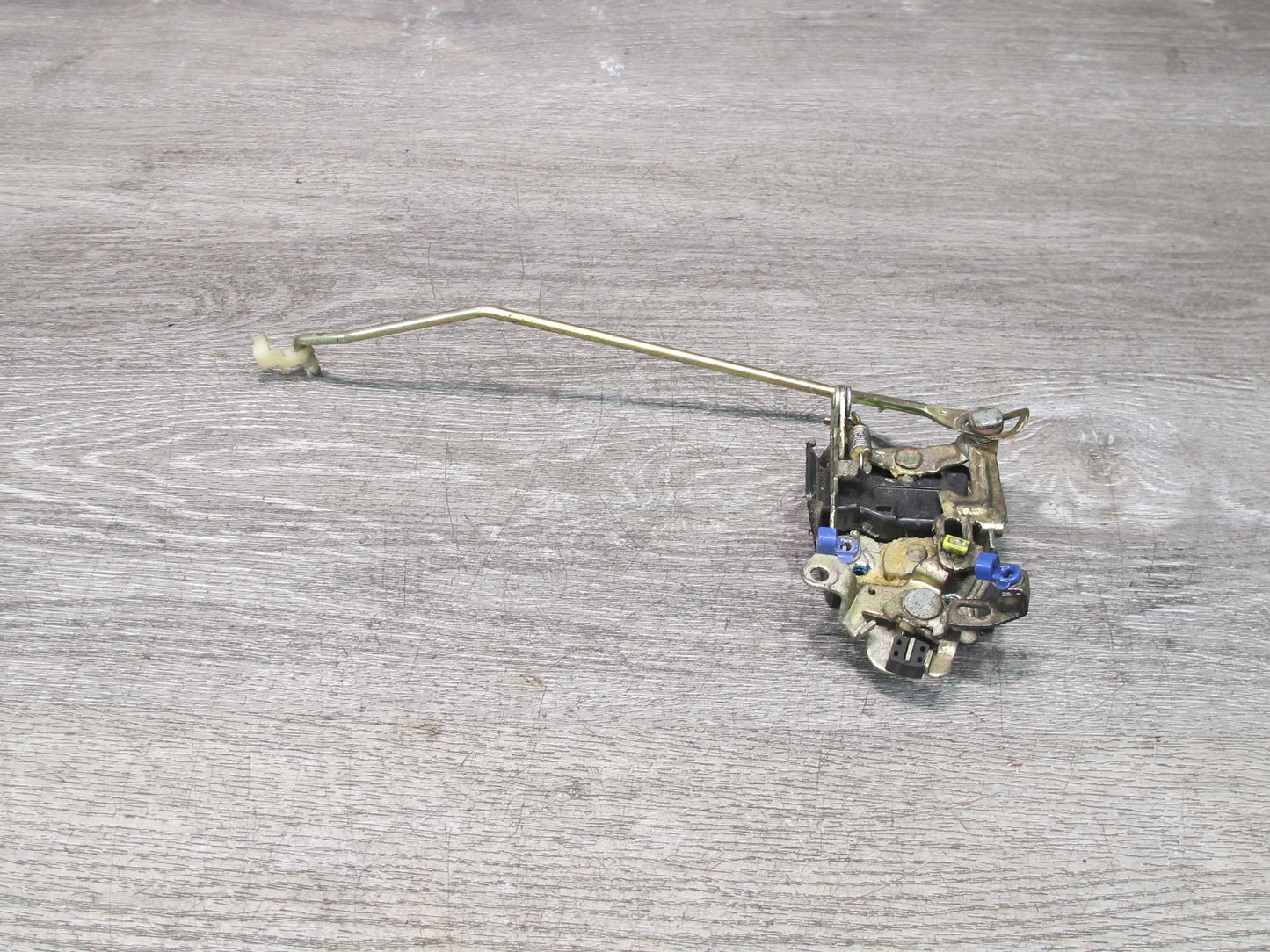 99-01 Isuzu Vehicross Front Left Driver Door Lock Latch OEM