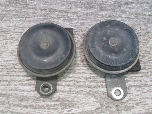 99-01 Isuzu Vehicross Set of 2 High & Low Tone Note Pitch Horn Signal OEM