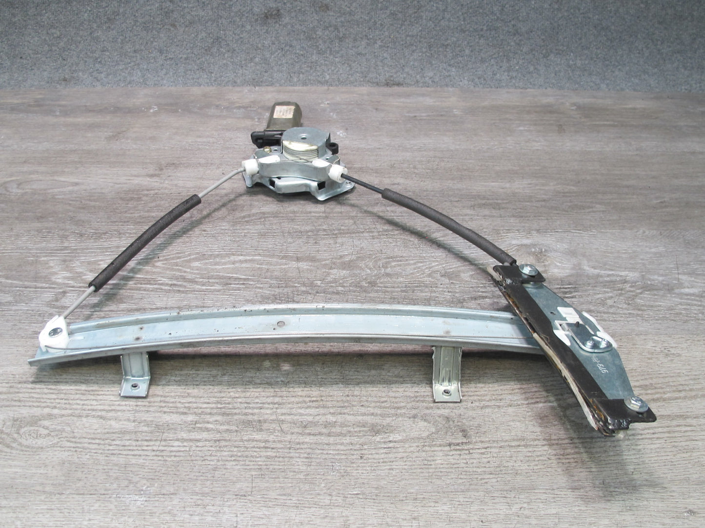99-01 Isuzu Vehicross Front Right Passenger Door Window Regulator w Motor OEM