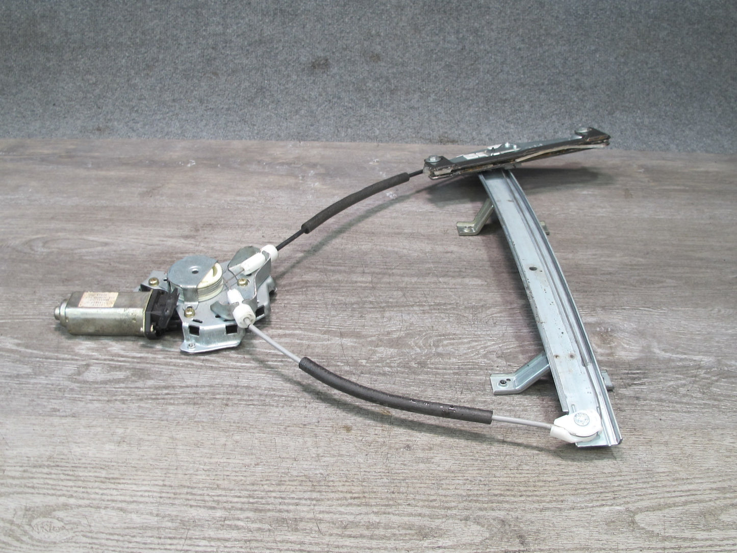 99-01 Isuzu Vehicross Front Right Passenger Door Window Regulator w Motor OEM