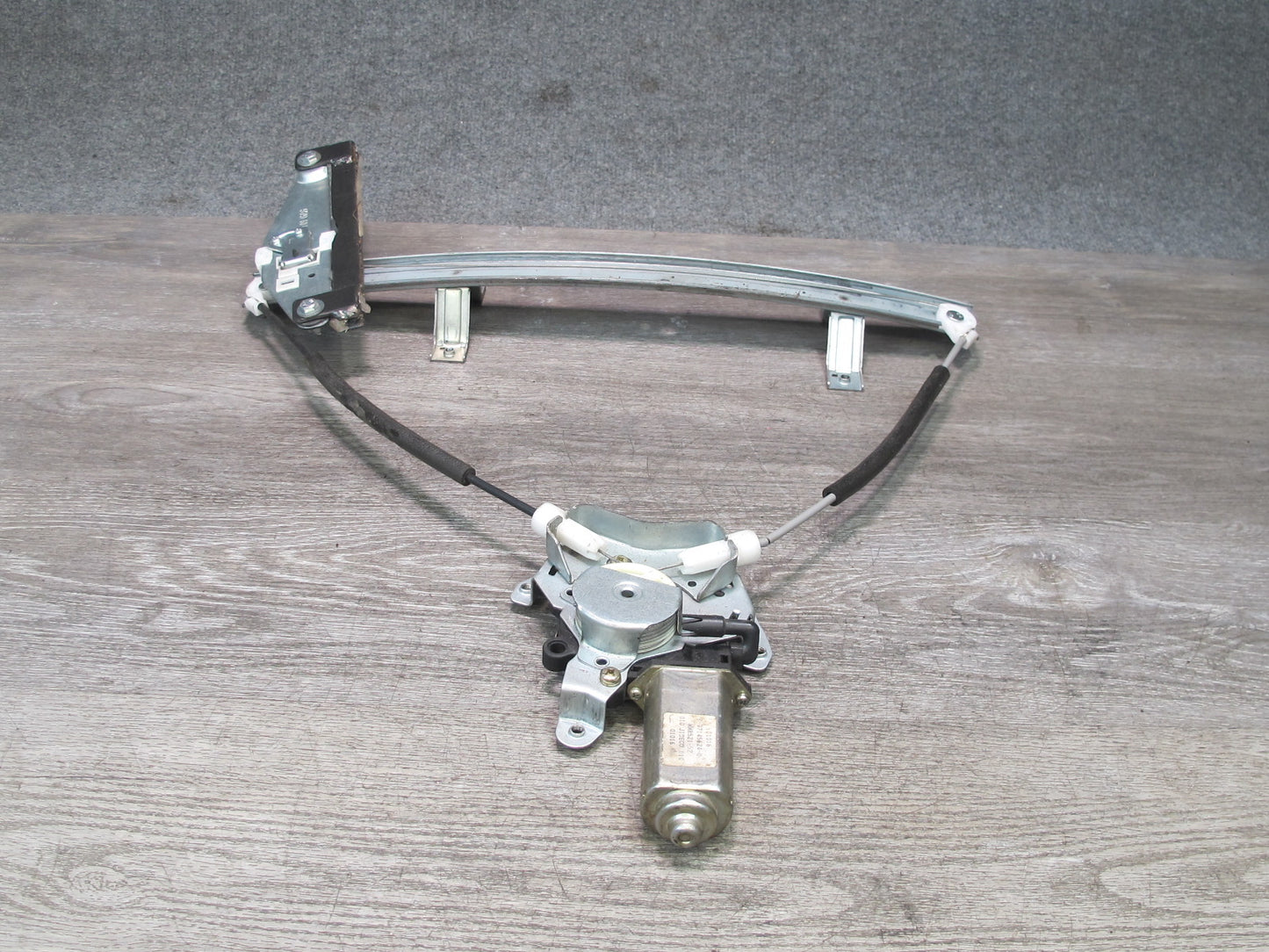 99-01 Isuzu Vehicross Front Right Passenger Door Window Regulator w Motor OEM