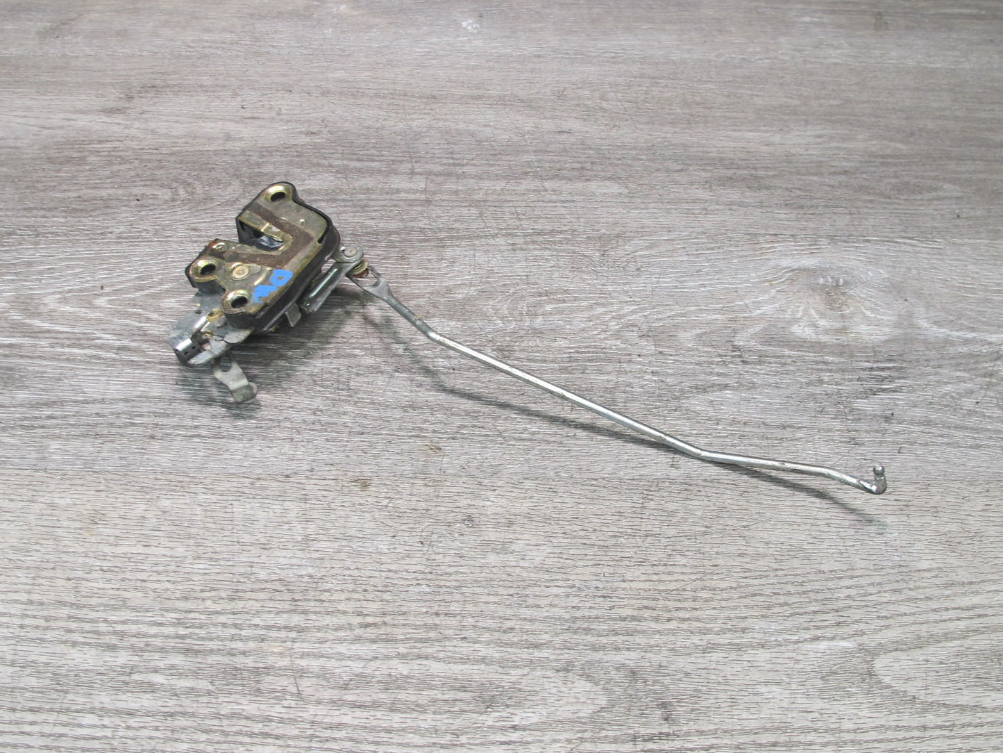 99-01 Isuzu Vehicross Front Right Passenger Door Lock Latch OEM