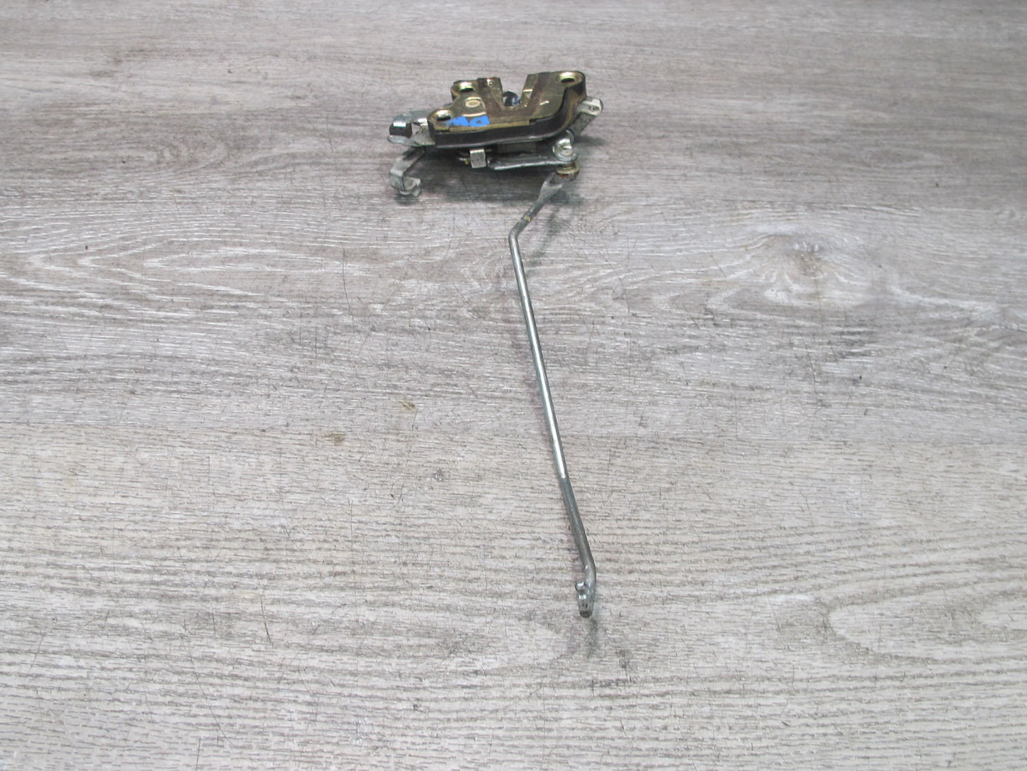 99-01 Isuzu Vehicross Front Right Passenger Door Lock Latch OEM