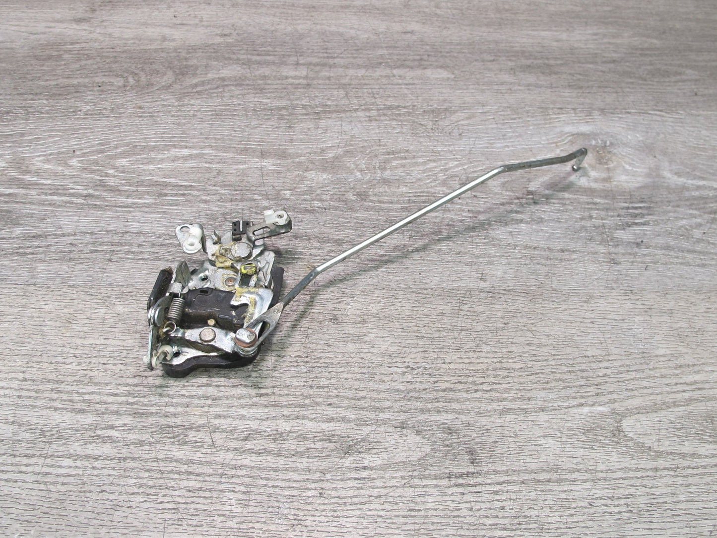 99-01 Isuzu Vehicross Front Right Passenger Door Lock Latch OEM
