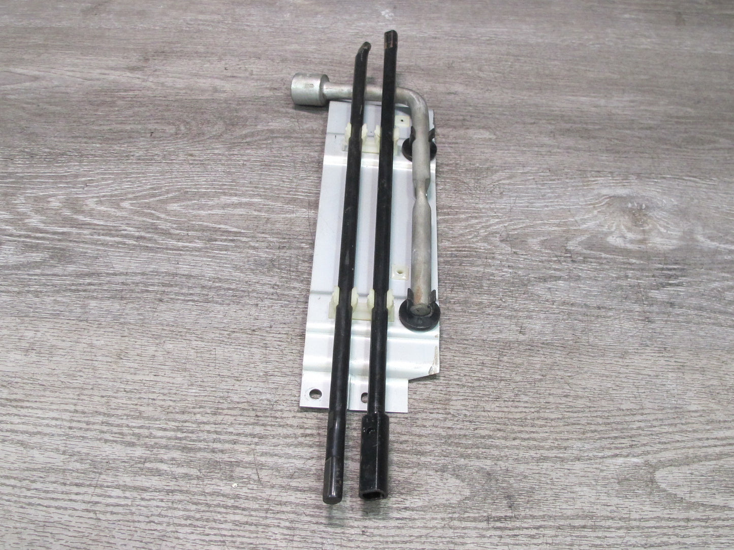 99-01 Isuzu Vehicross Emergency Spare Tire Lift Jack Tool Wrench Set OEM