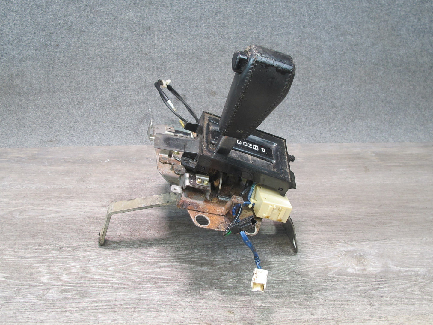99-01 Isuzu Vehicross A/T Automatic Transmission Shifter w Bracket & Cable OEM