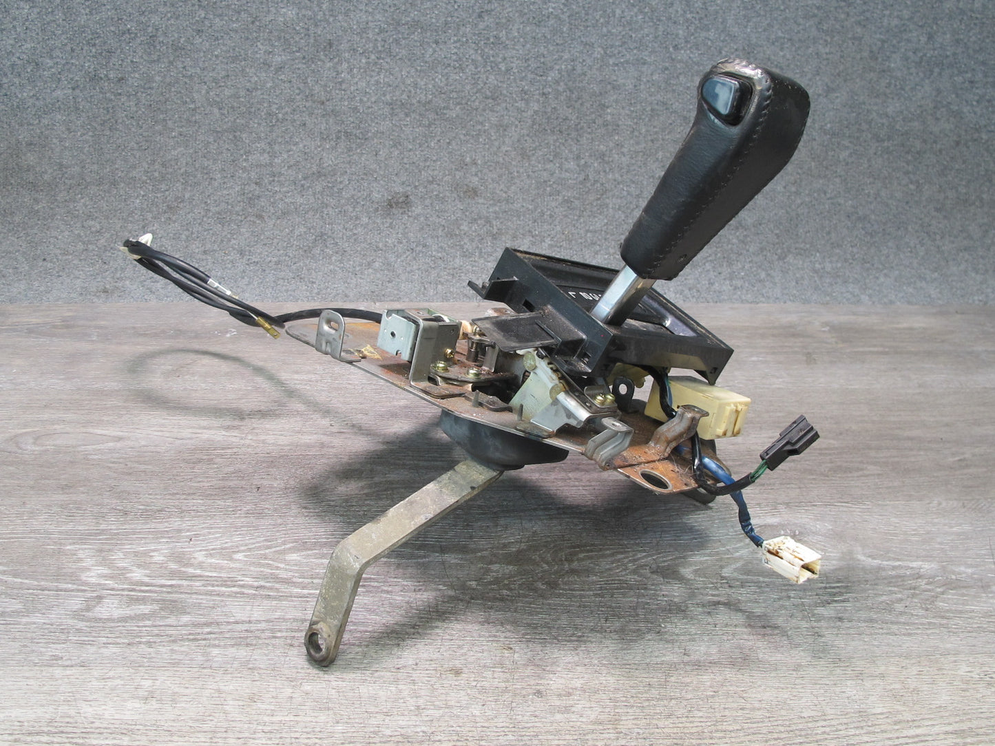 99-01 Isuzu Vehicross A/T Automatic Transmission Shifter w Bracket & Cable OEM