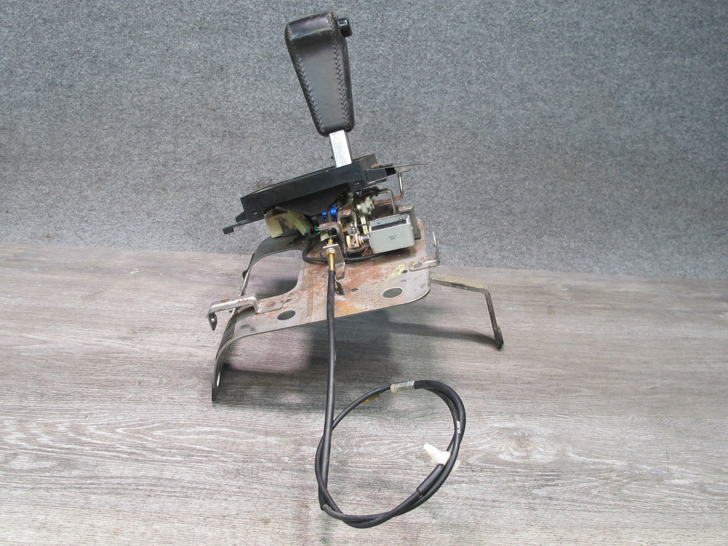 99-01 Isuzu Vehicross A/T Automatic Transmission Shifter w Bracket & Cable OEM