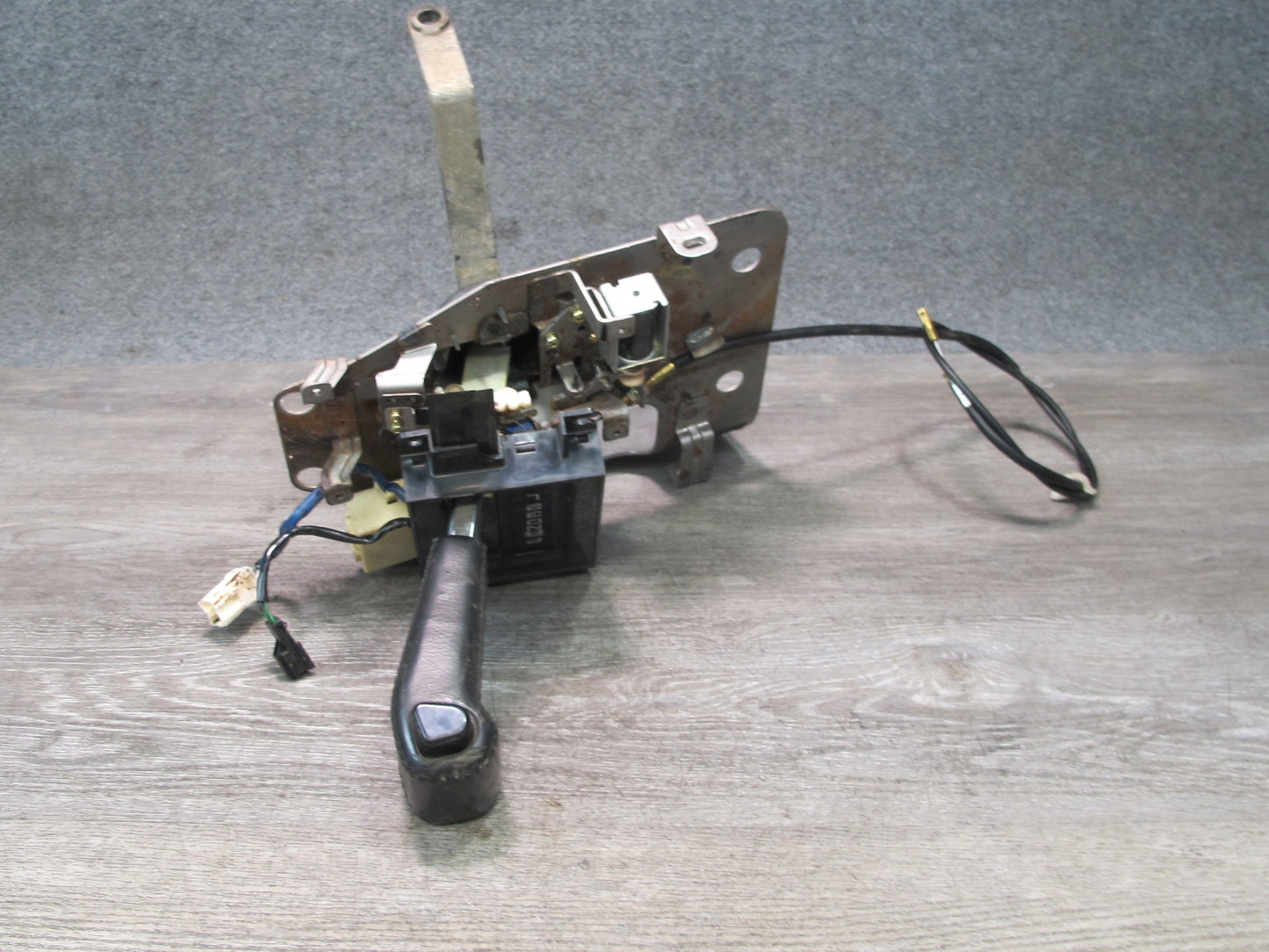 99-01 Isuzu Vehicross A/T Automatic Transmission Shifter w Bracket & Cable OEM