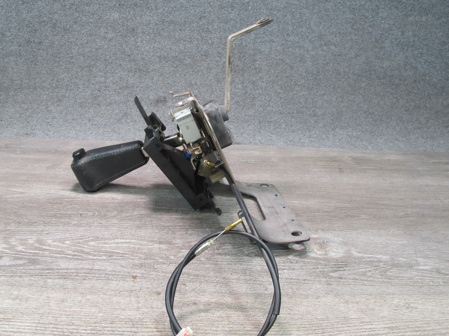 99-01 Isuzu Vehicross A/T Automatic Transmission Shifter w Bracket & Cable OEM