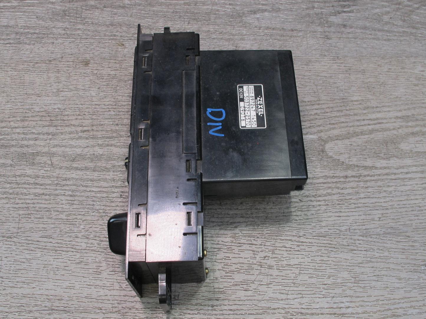 00-01 Isuzu Vehicross A/C Heater Climate Control Switch Panel 8972471450 OEM