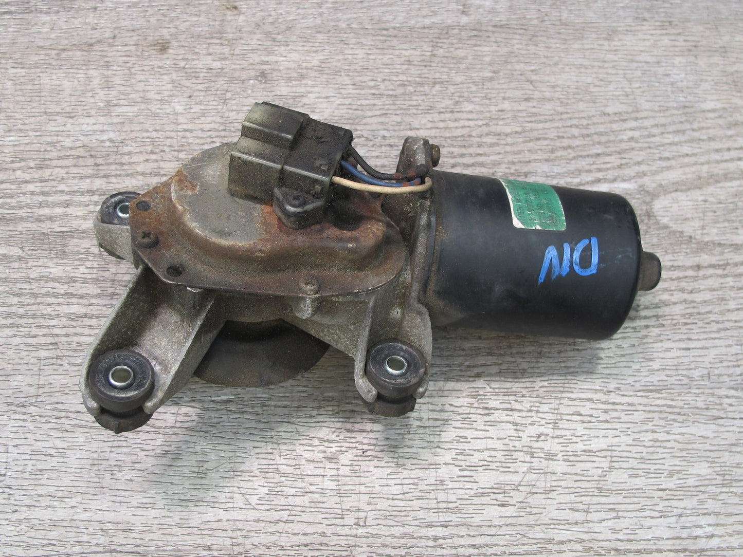99-01 Isuzu Vehicross Front Windshield Wiper Transmission Linkage w Motor OEM