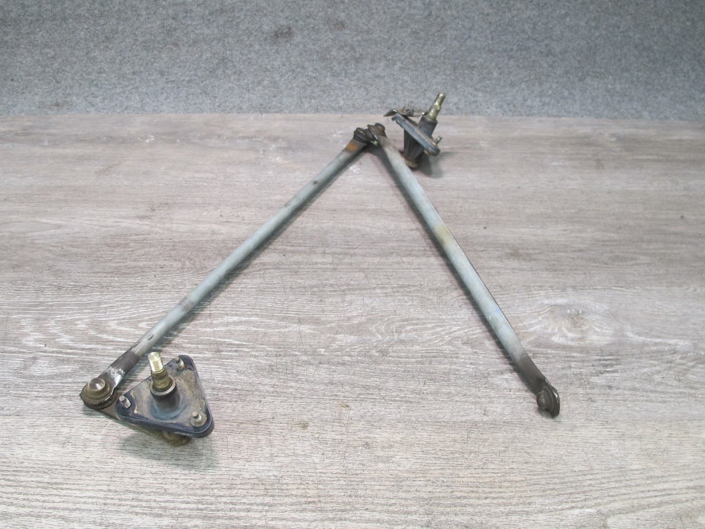 99-01 Isuzu Vehicross Front Windshield Wiper Transmission Linkage w Motor OEM