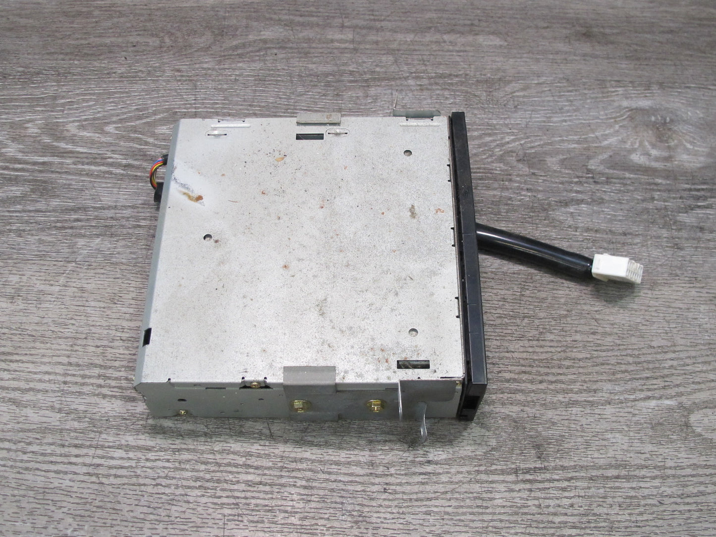 99-01 Isuzu Vehicross 6 Disc CD Changer Player 113001-5070 OEM