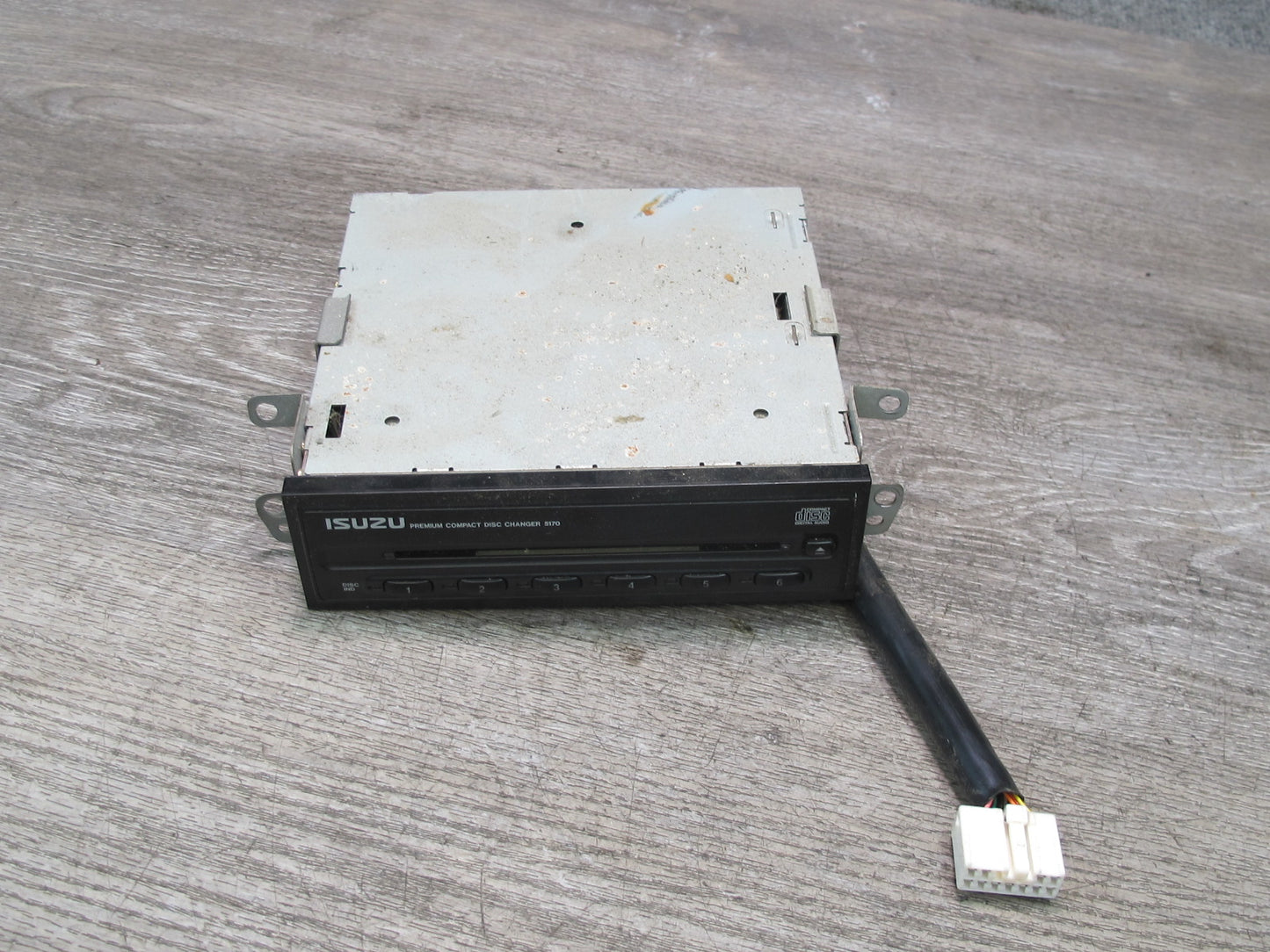 99-01 Isuzu Vehicross 6 Disc CD Changer Player 113001-5070 OEM