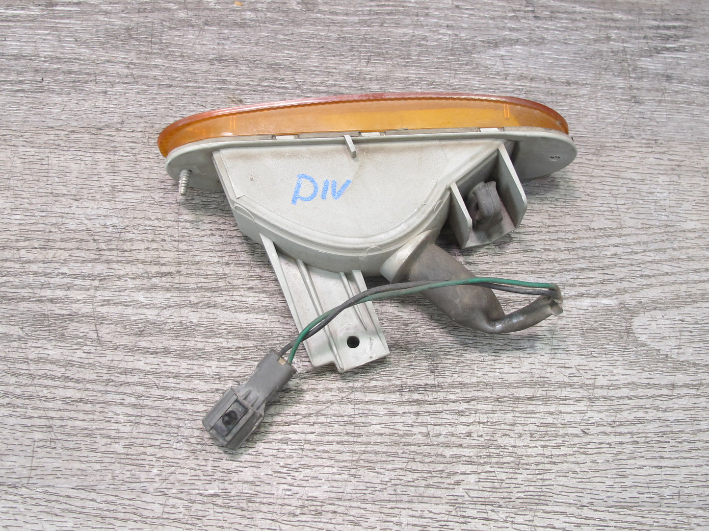 99-01 Isuzu Vehicross Front Bumper Right Turn Signal Light Lamp OEM