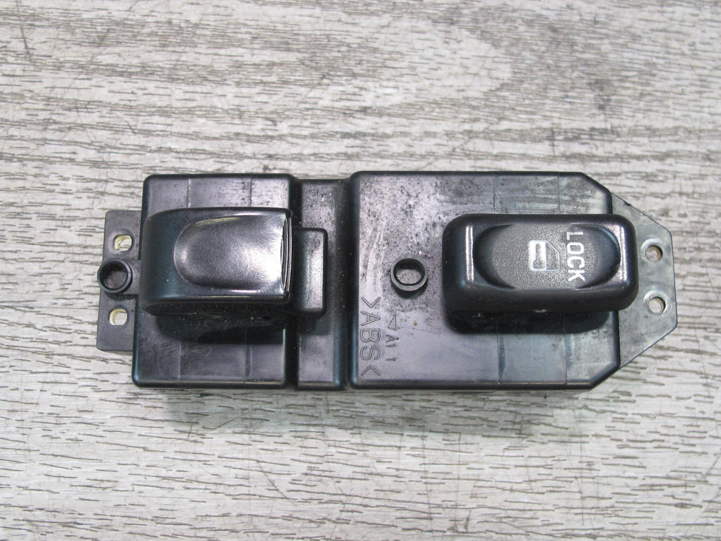99-01 Isuzu Vehicross Front Right Passenger Door Lock Unlock Window Switch OEM