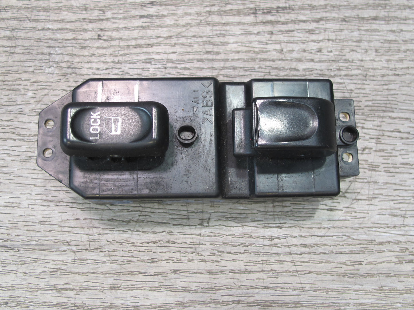 99-01 Isuzu Vehicross Front Right Passenger Door Lock Unlock Window Switch OEM