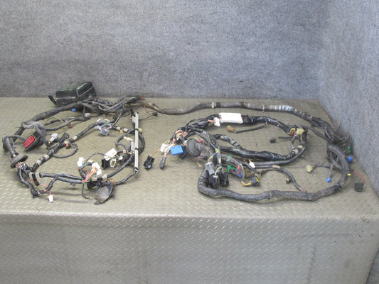 99-01 Isuzu Vehicross A/T Under Hood Engine Bay Wire Wiring Harness Fuse Box OEM