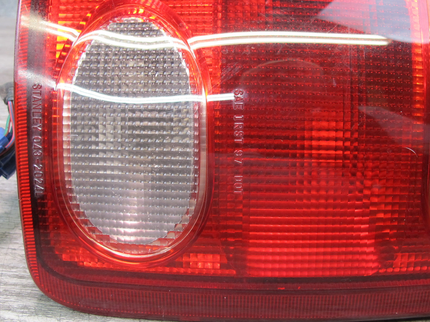 99-01 Isuzu Vehicross Rear Left Tail Light & Side Marker Light Lamp Set OEM
