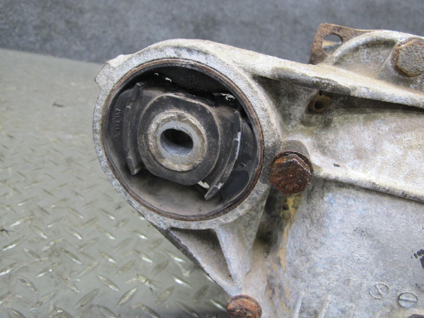 97-00 BMW E36/7 Z3 2.8L A/T Rear LSD Differential Carrier 4.10 Ratio OEM