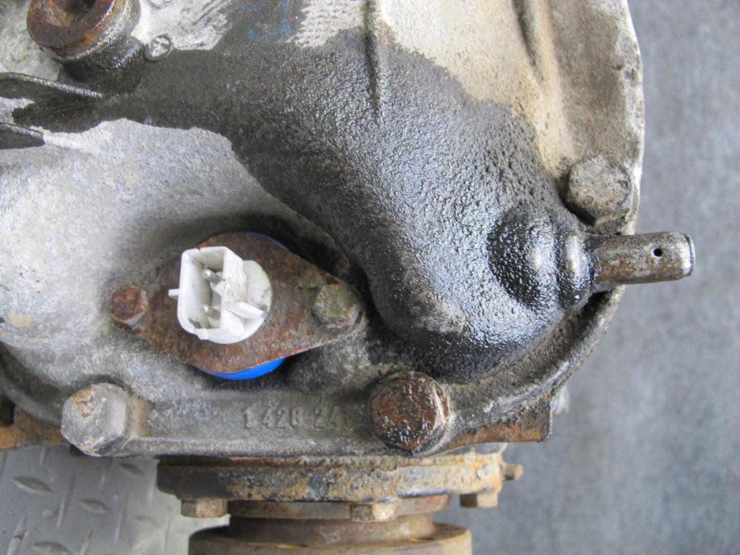97-00 BMW E36/7 Z3 2.8L A/T Rear LSD Differential Carrier 4.10 Ratio OEM