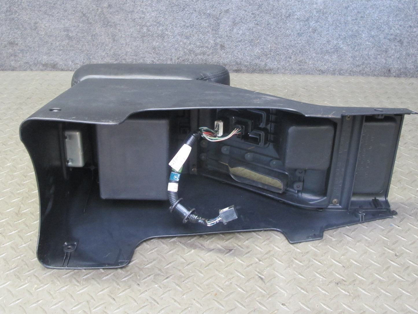 99-01 Isuzu Vehicross Center Console Trim Cover Panel Armrest Mirror Switch OEM