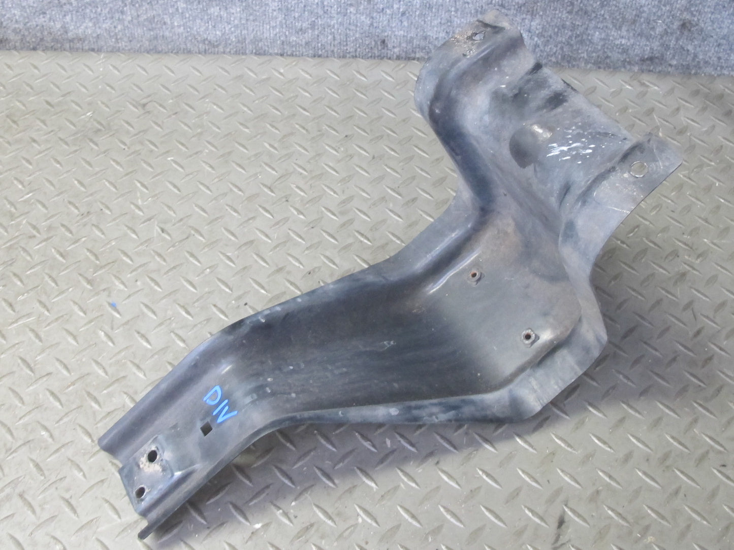 99-01 Isuzu Vehicross Set of 4 Front Bumper Mount Bracket Support OEM