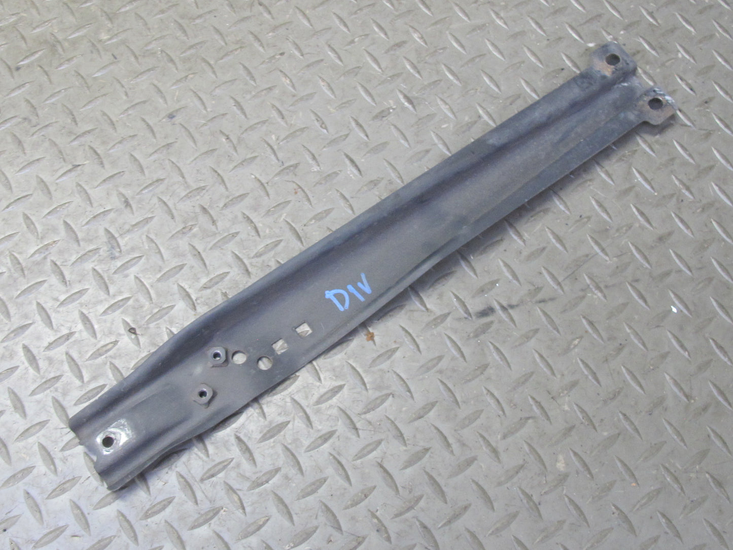 99-01 Isuzu Vehicross Set of 4 Front Bumper Mount Bracket Support OEM