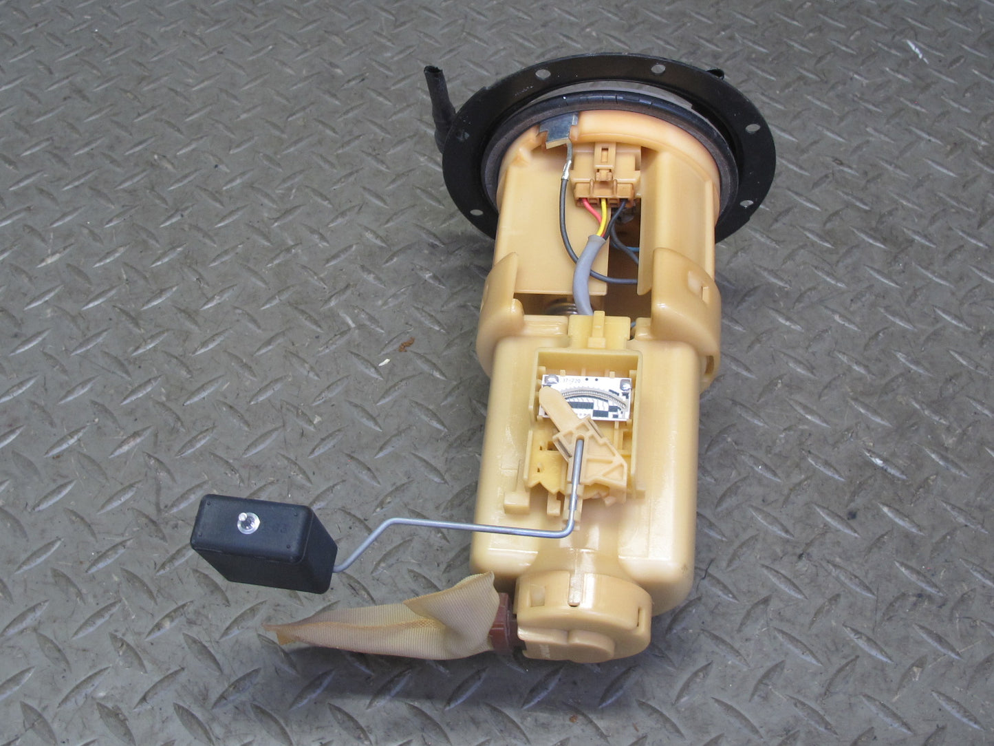 00-05 Toyota MR2 Spyder ZZW30L 1ZZFE Fuel Pump Level Sensor Assembly OEM
