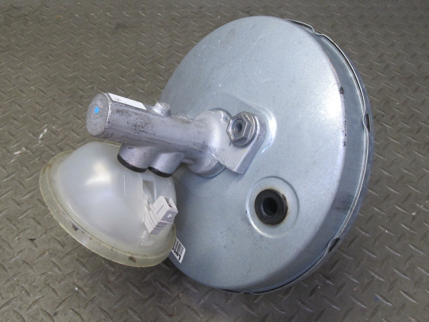 1999-2005 Porsche 911 Carrera 996 Brake Master Cylinder Booster Fluid Reservoir