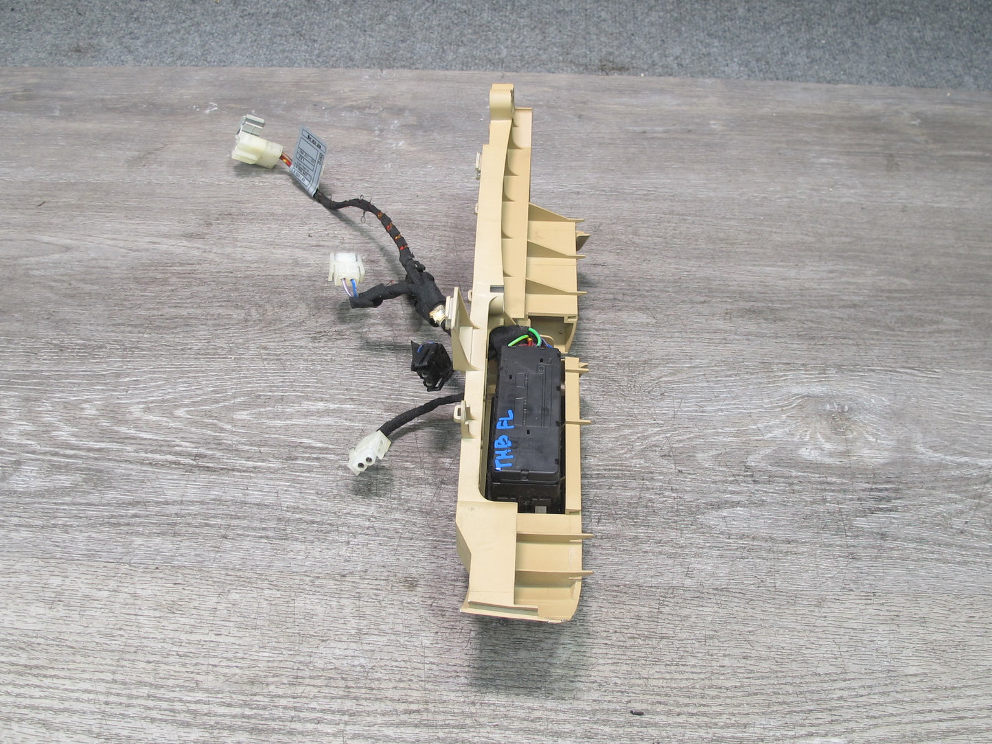 94-99 BMW E36 325CI 328CI Front Left Seat Adjustment Switch w Trim 1382529 OEM