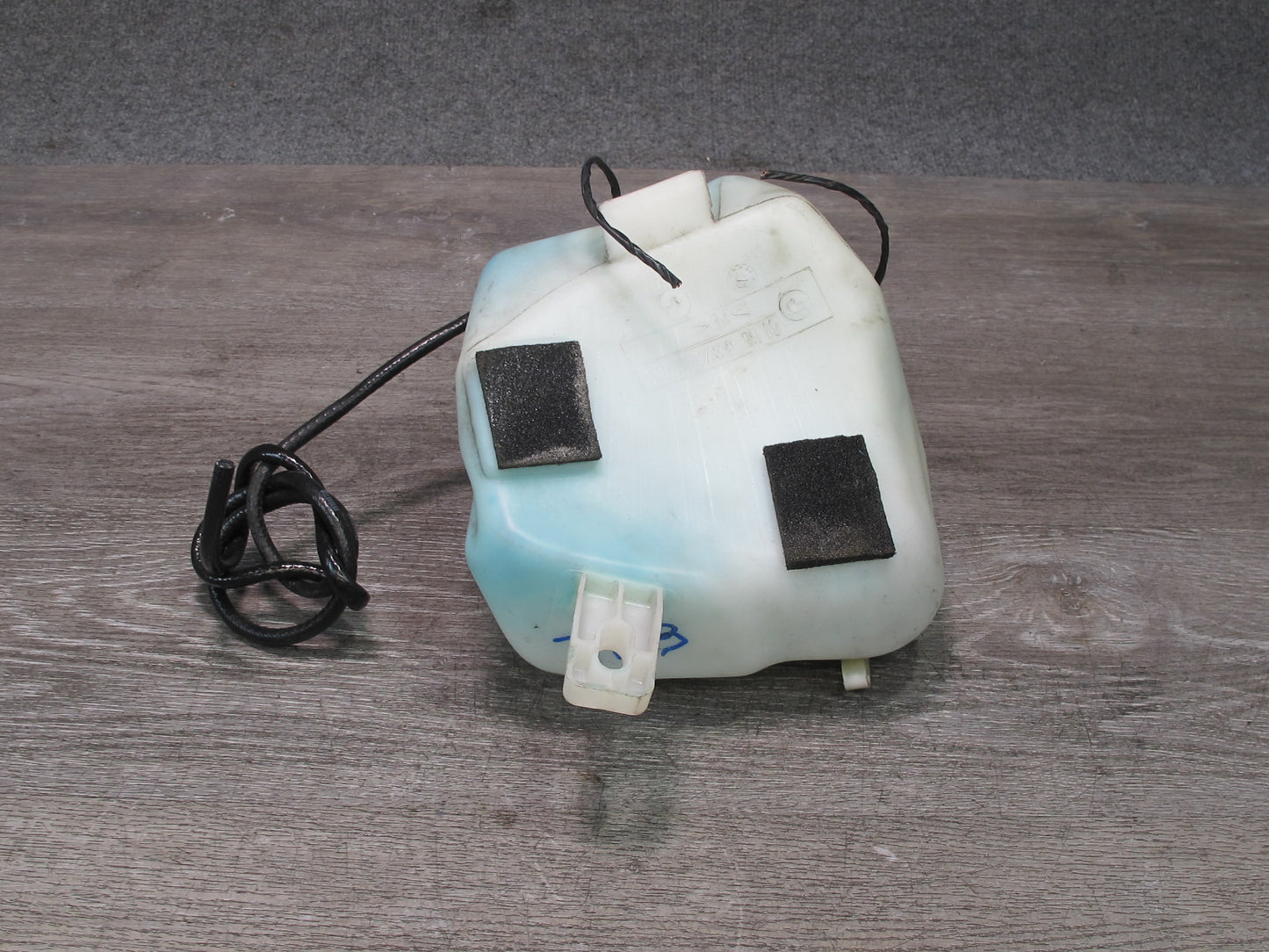 94-99 BMW E36 328ic 328i Windshied Washer Fluid Reservoir Tank w Pump OEM