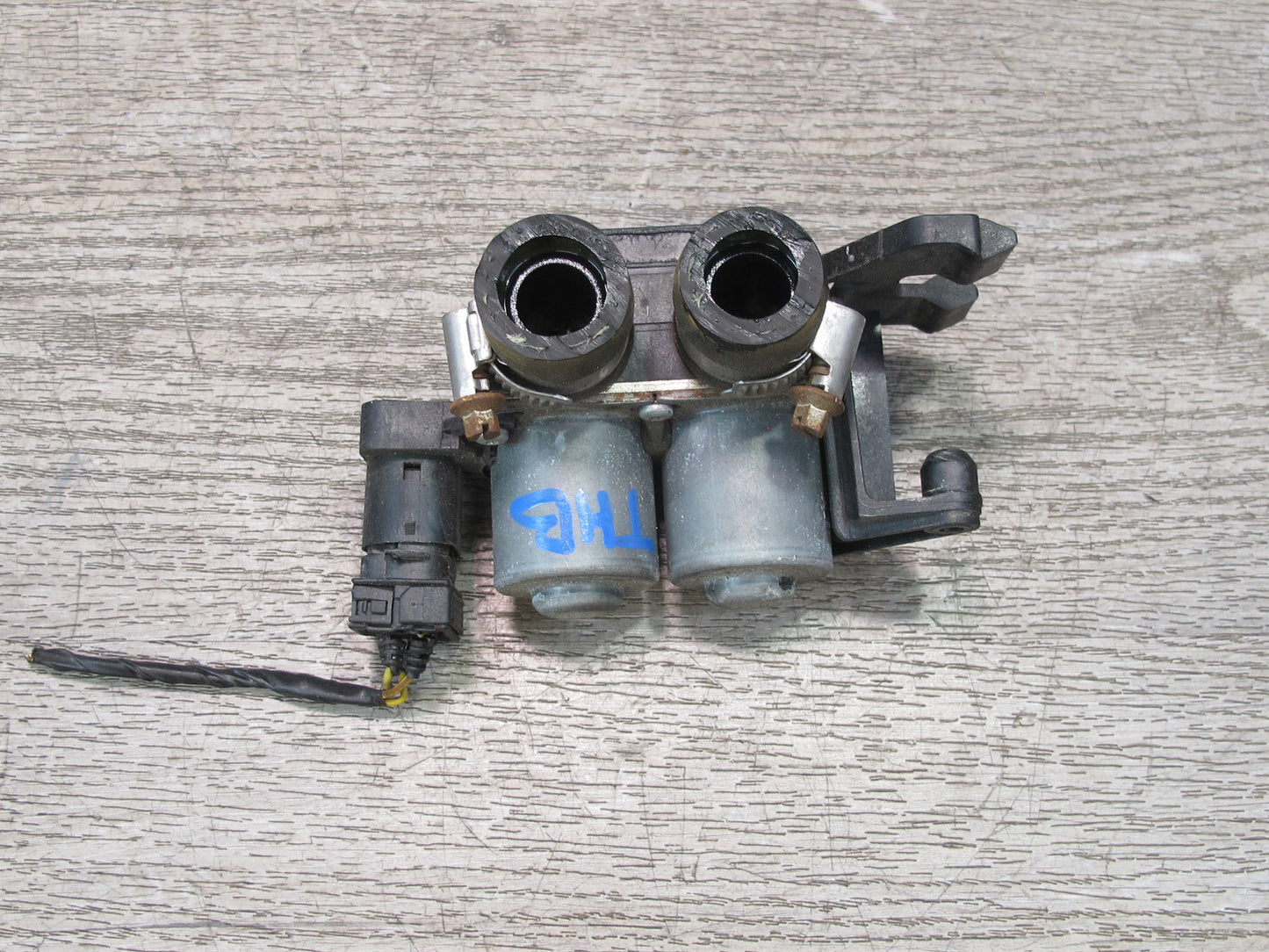 94-99 BMW E36 325iC 328iC Heater Control Water Valve OEM