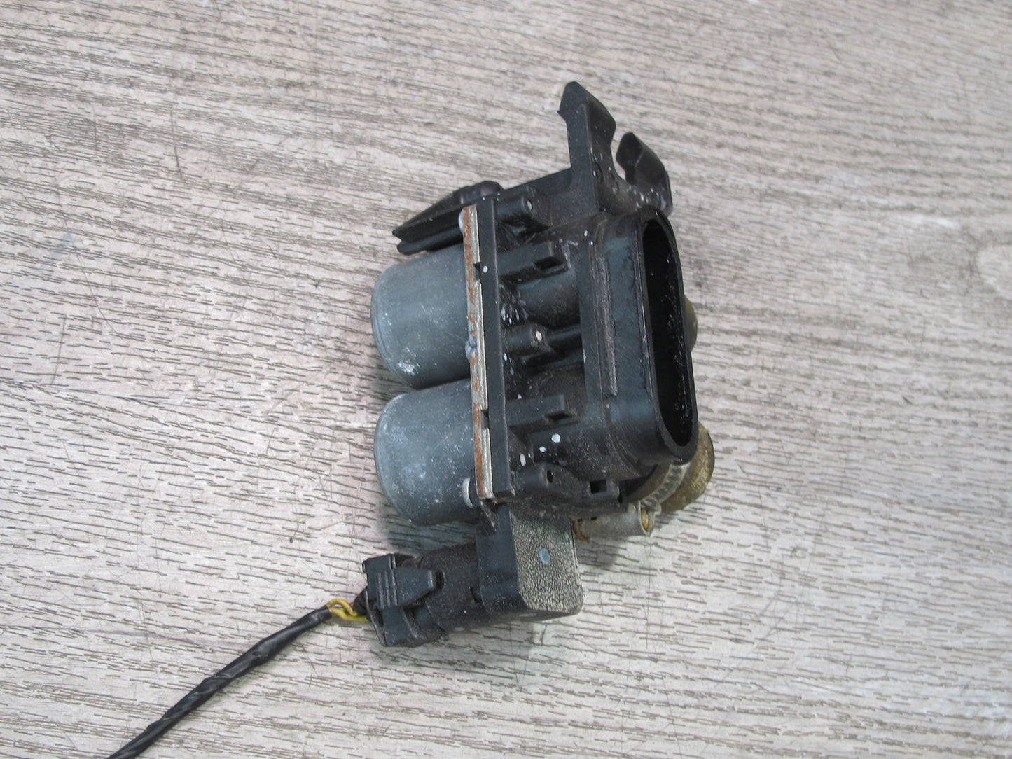 94-99 BMW E36 325iC 328iC Heater Control Water Valve OEM