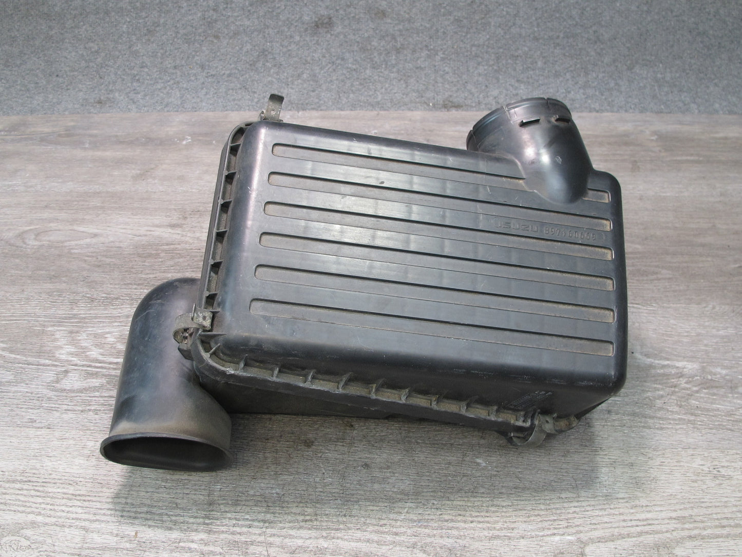 99-01 Isuzu Vehicross 3.5L Engine Air Intake Cleaner Filter Box 8971606030 OEM