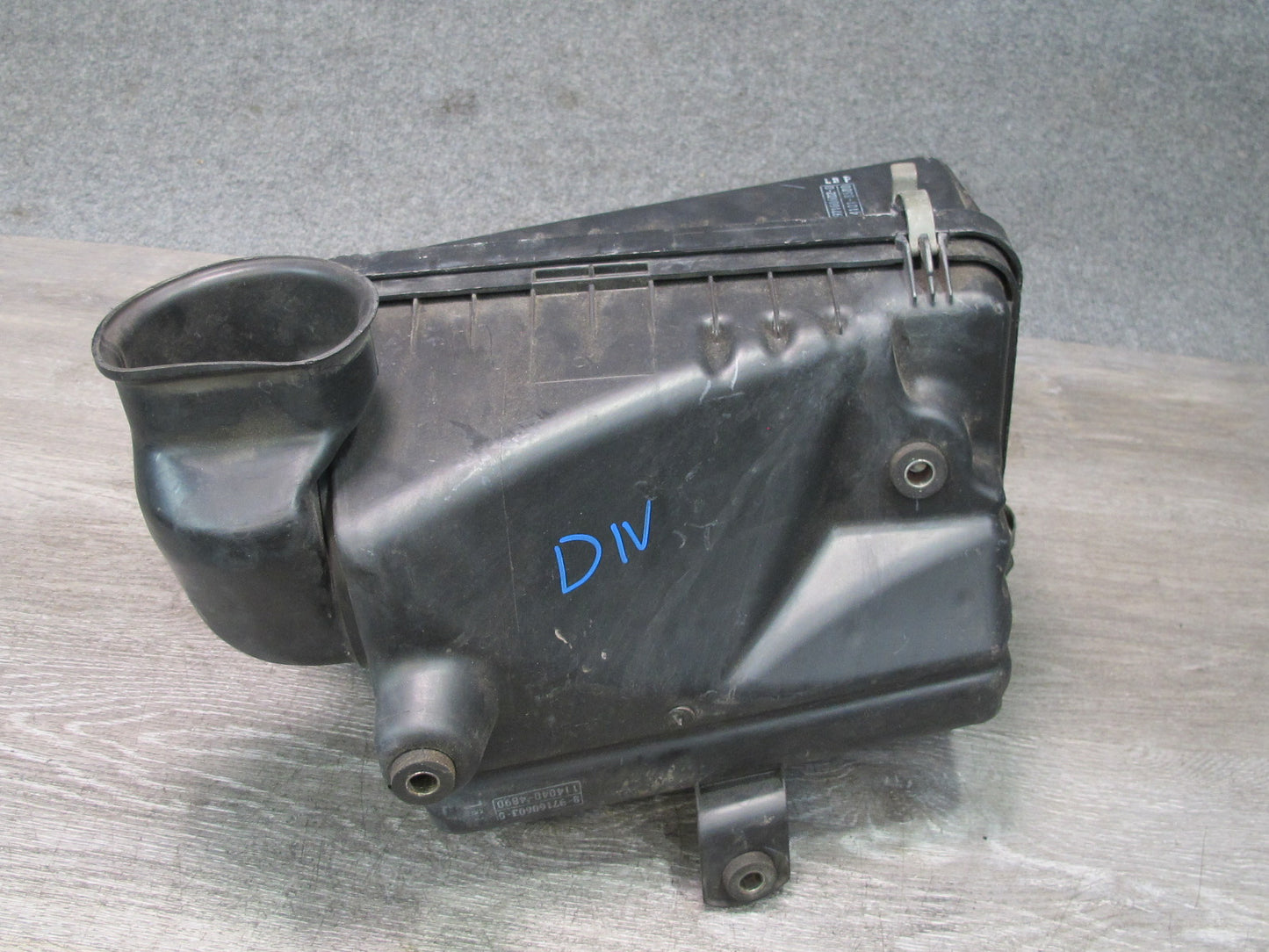 99-01 Isuzu Vehicross 3.5L Engine Air Intake Cleaner Filter Box 8971606030 OEM