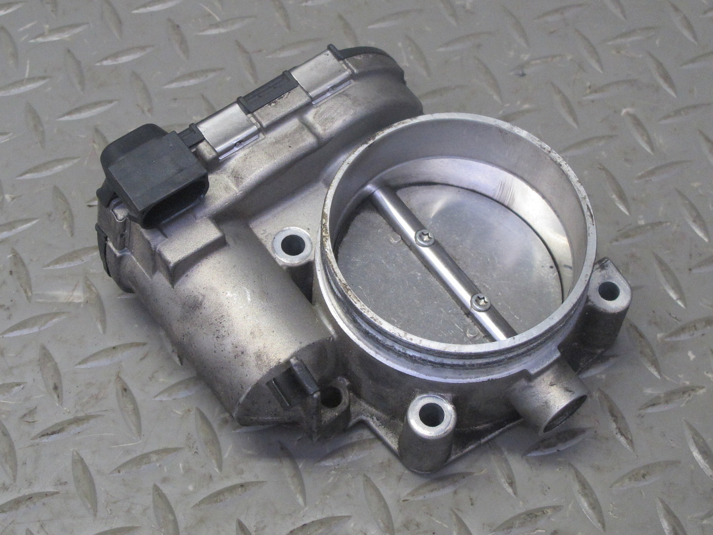 2002-2005 Porsche 911 996 3.6L M96.03  Engine Throttle Body Valve Assembly