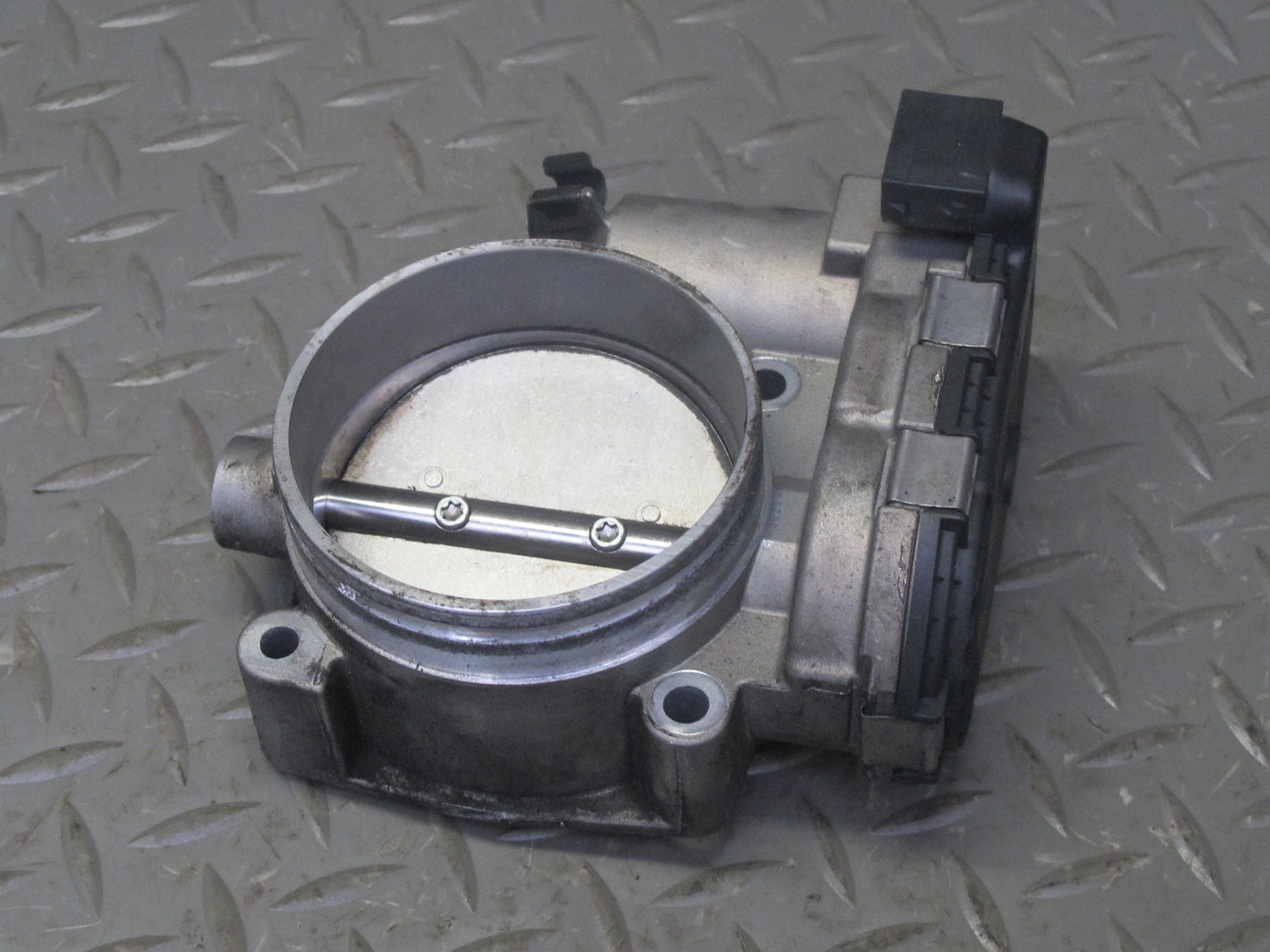 2002-2005 Porsche 911 996 3.6L M96.03  Engine Throttle Body Valve Assembly