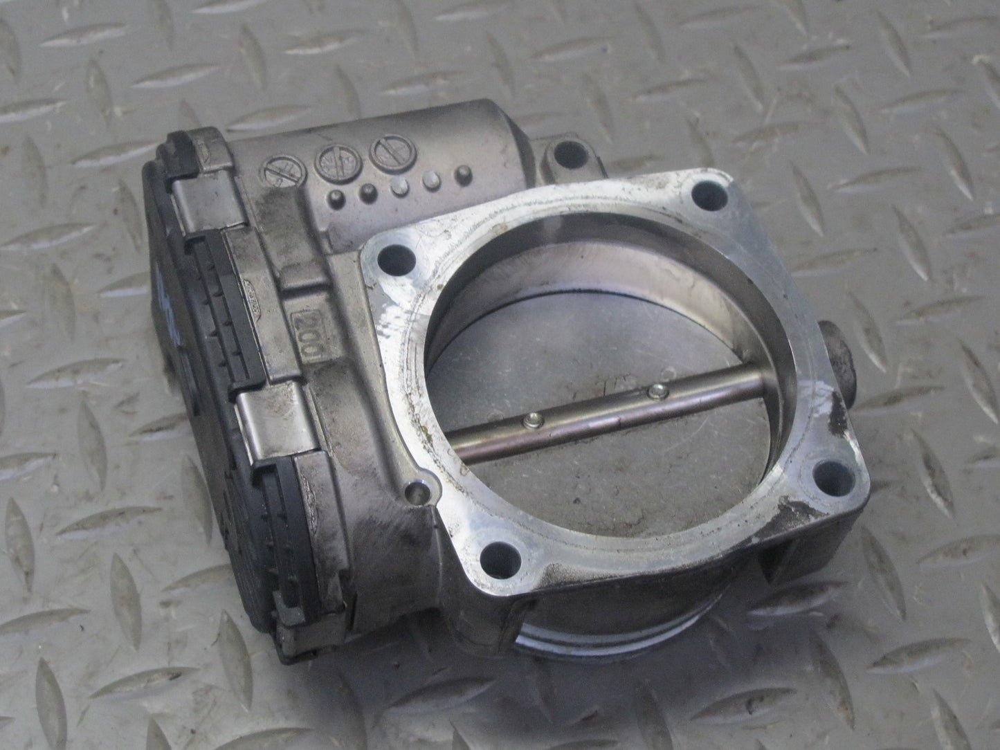 2002-2005 Porsche 911 996 3.6L M96.03  Engine Throttle Body Valve Assembly