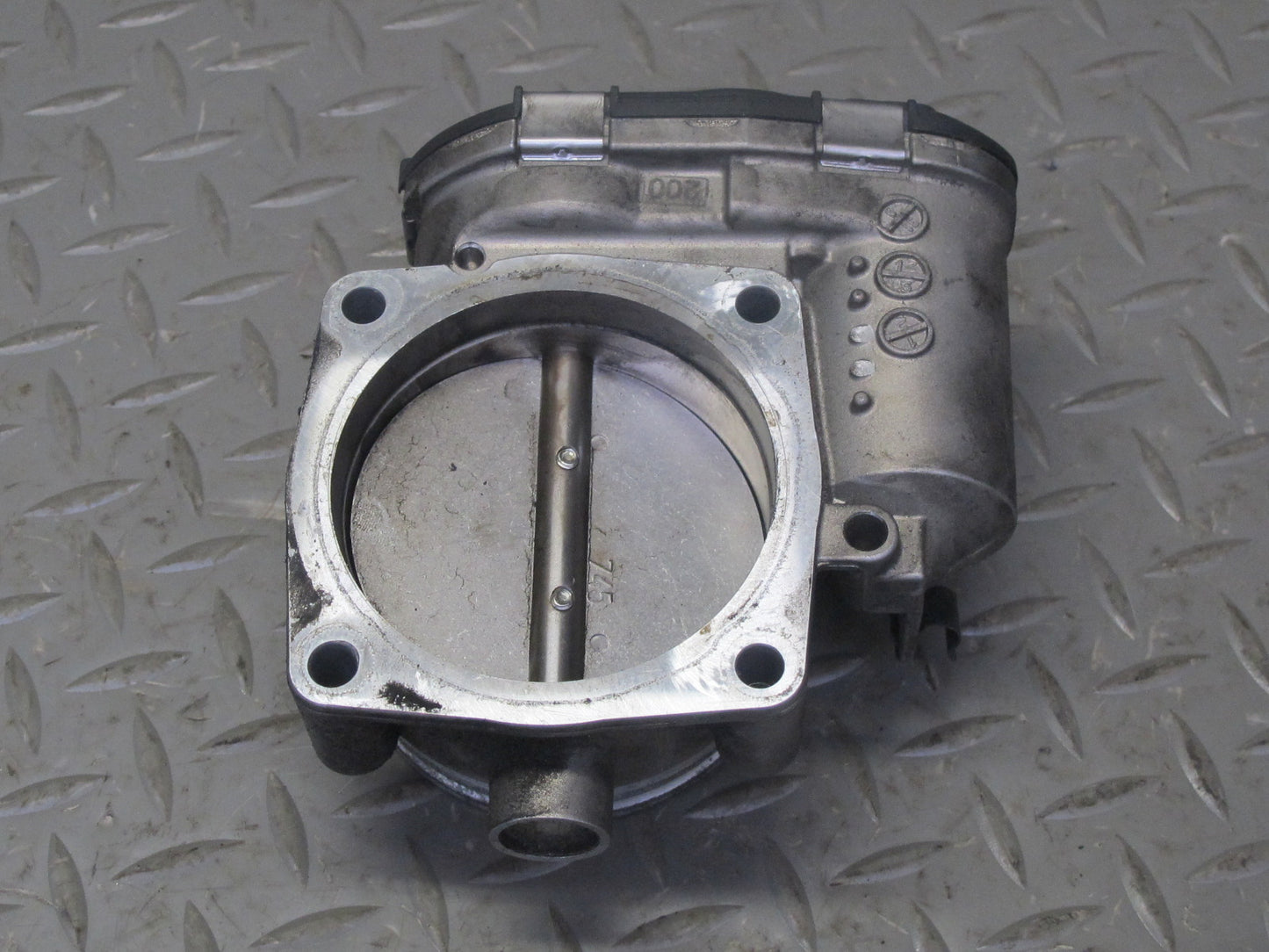 2002-2005 Porsche 911 996 3.6L M96.03  Engine Throttle Body Valve Assembly