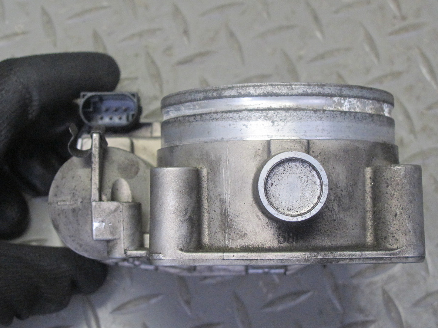 2002-2005 Porsche 911 996 3.6L M96.03  Engine Throttle Body Valve Assembly